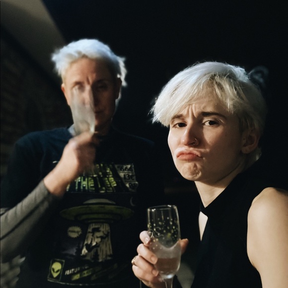 Meet your Posher, Liz and Laura - Picture 2 of 7